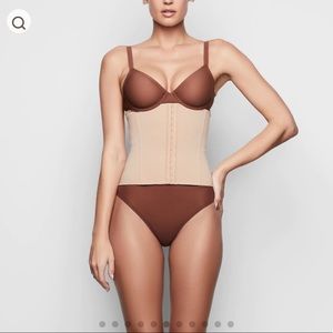 SKIMS WAIST TRAINER girdle size small